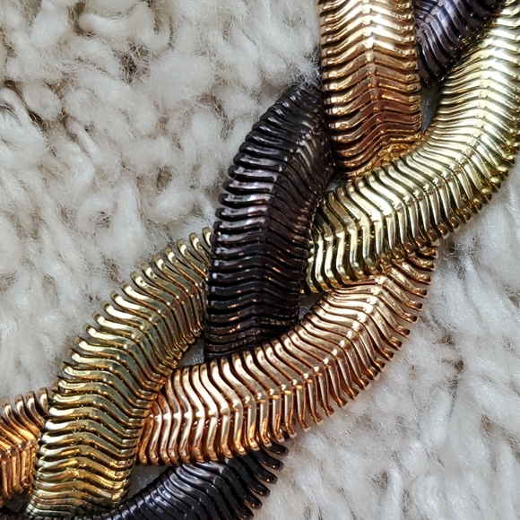 Necklace - Picture 2 of 8